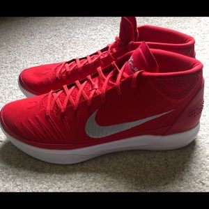 NWT Kobe A.D. Mid “Red” Basketball Shoe/Size 17